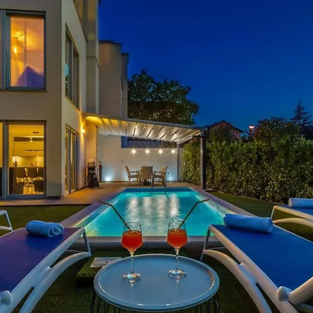 Vila Sky & Sea Luxury With Whirpool&sauna By Guide Malinska