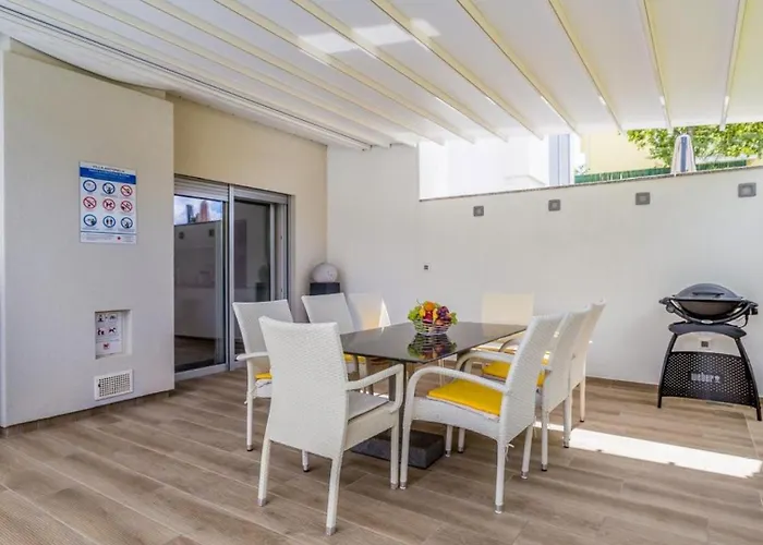 Sky & Sea Luxury With Whirpool&sauna By Guide Vila *