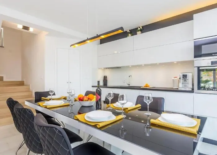 Sky & Sea Luxury With Whirpool&sauna By Guide Villa