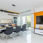Sky & Sea Luxury With Whirpool&sauna By Guide Villa